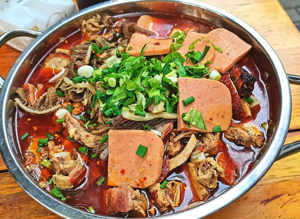 老成都特色冒烤鸭10年自家老卤味价格实惠鸭肉香辣入味