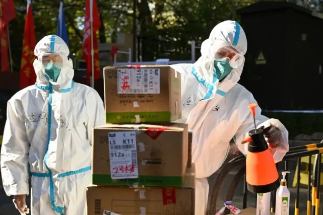 杭州疫情外溢至3地,49名快递"小哥"确诊,活动轨迹值得注意|新冠疫情