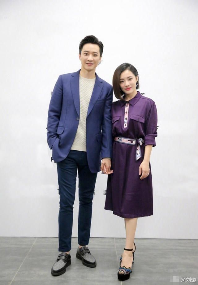 刘璇携夫现身活动,穿黑裙身材圆润胖的自然,身高还特真实的矮!