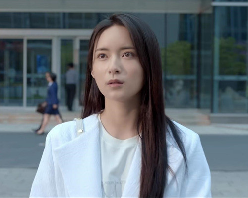 心居:看懂冯晓琴,能体谅其的不易,说明你长大了!