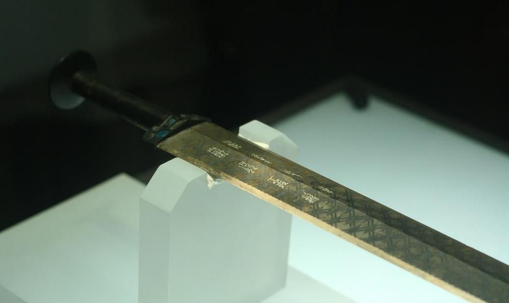 93年越王勾践剑在新加坡受损舆论哗然国家从此禁止出国展览