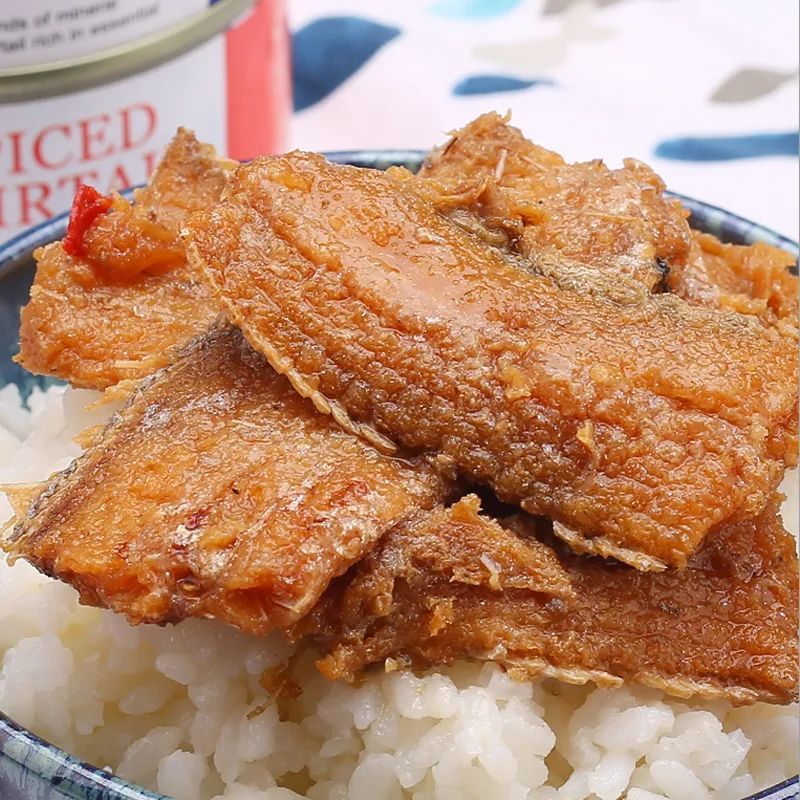 宅在家中吃什麼不如來一罐帶魚罐頭骨酥肉香超下飯