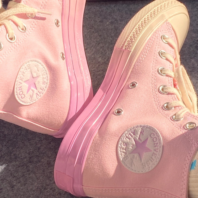 超有氛围感的粉色渐变匡威