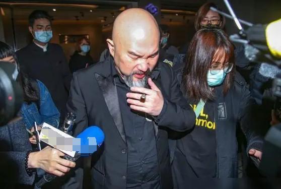 国标舞女王刘真逝世两周年辛龙独自带娃悼念亡妻我与女儿都好