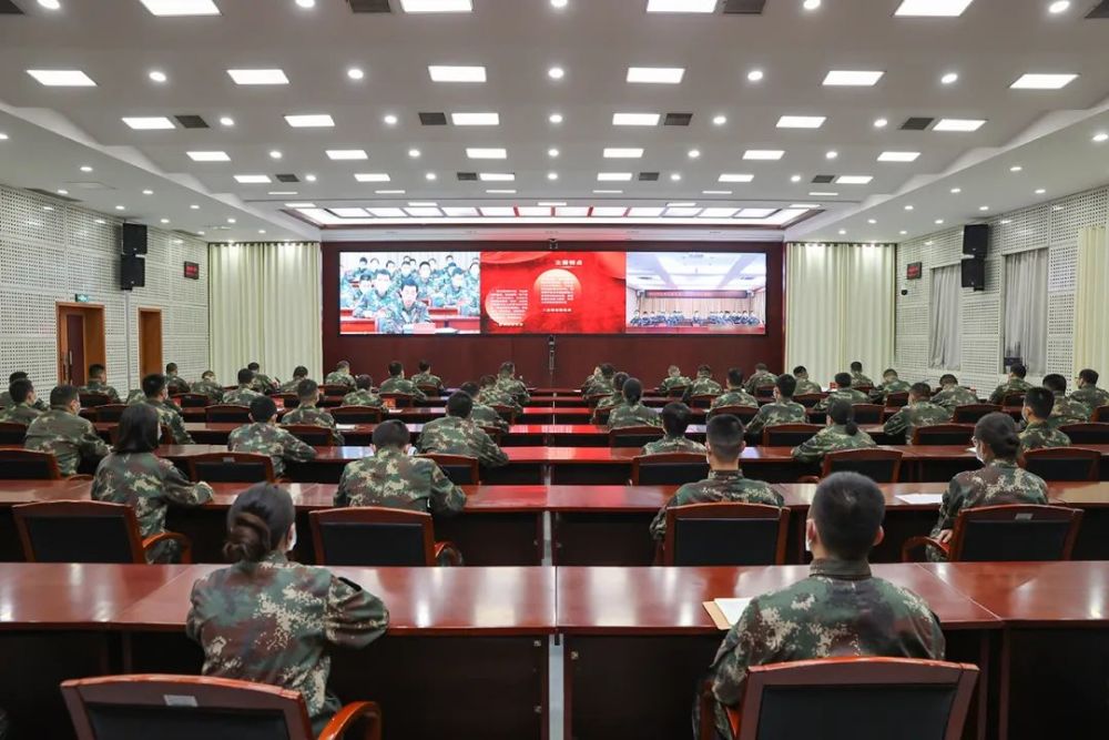 一百年后，奔赴軍營前，他們?cè)诟锩o(jì)念館“相逢”四年級(jí)數(shù)學(xué)方框填數(shù)字