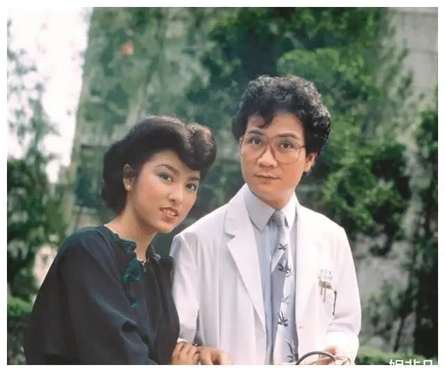 《鳄鱼泪》《变色龙》《沈胜衣》都是这期间的作品.