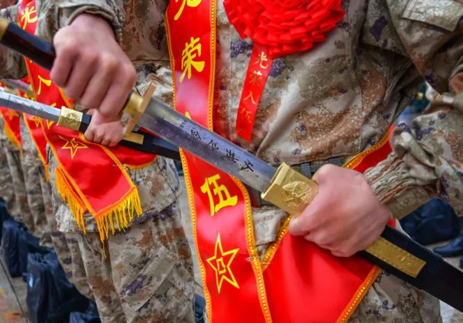 龙泉宝剑从戎之剑到底有多飒