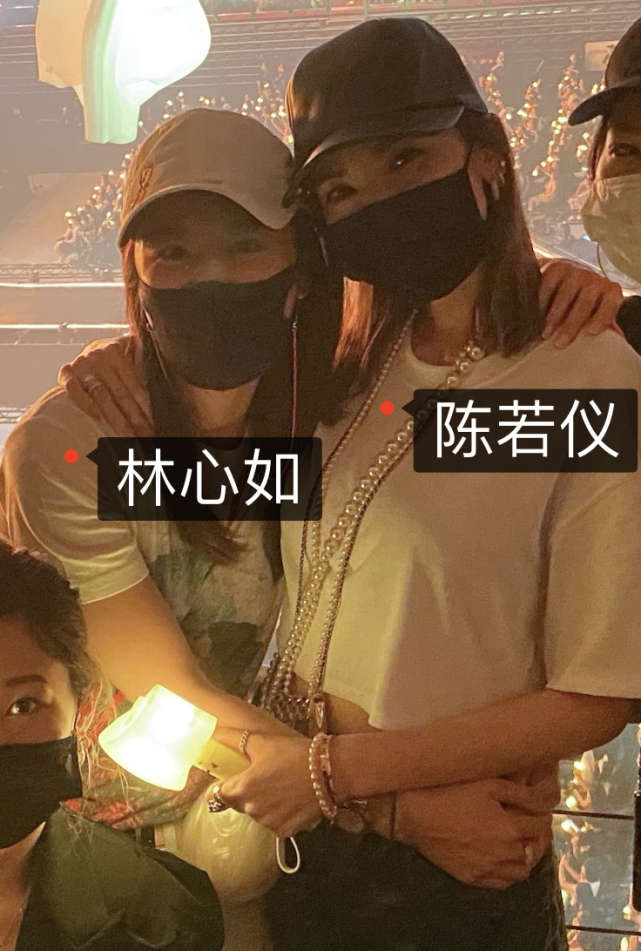林心如林志颖昔日恋人贴身同台,陈若仪探班,站二人中间显小心机