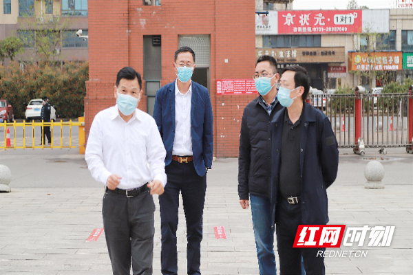 株洲市教育局局长吴安浩检查指导市二中疫情防控工作_腾讯新闻
