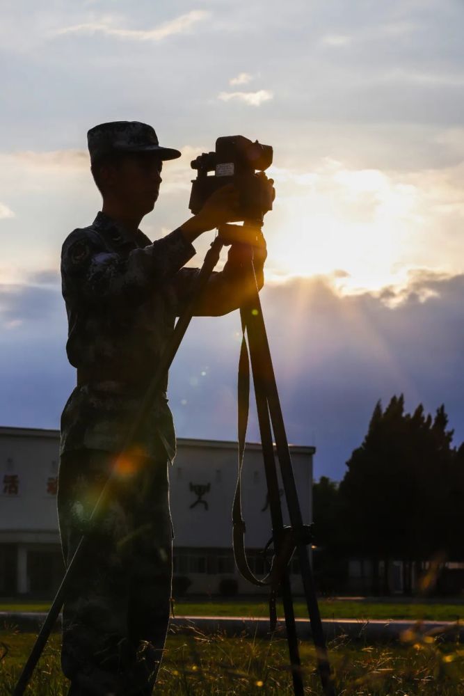 为天"号脉",他们是空军气象兵!_腾讯新闻