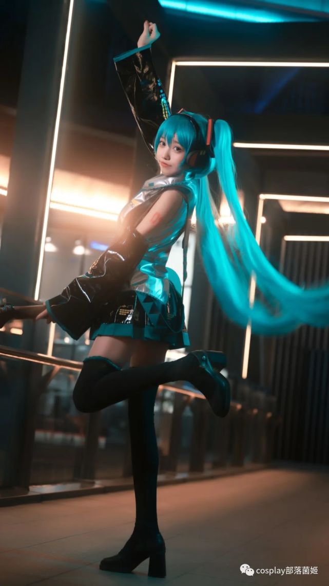cos:双马尾初音场照@糖糖