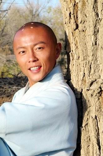 谢苗真的是错过了一个大好的机会,06年谢苗参加参加了《少林寺传奇》