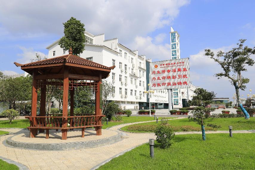 喜报淮滨高中入选双新省级示范校