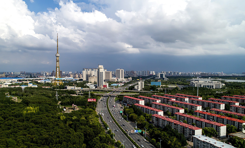 人口房地产_小城市发展高端房地产之前,先去把你的人口找回来