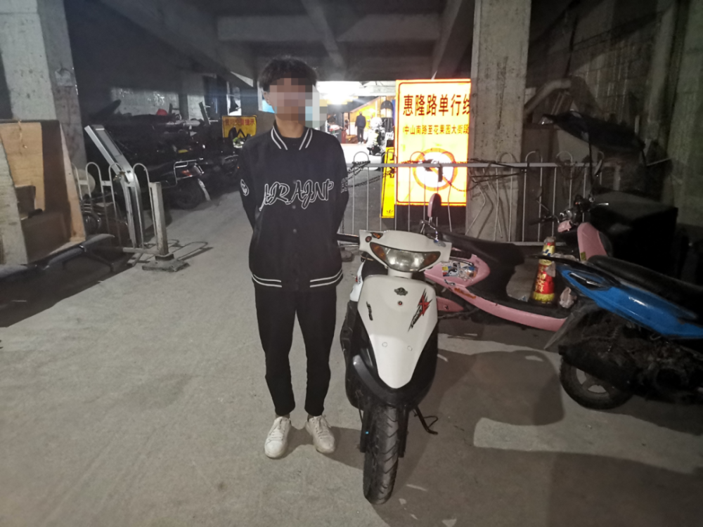 提龙头摆动作贵阳花果园炸街的鬼火少年被传唤