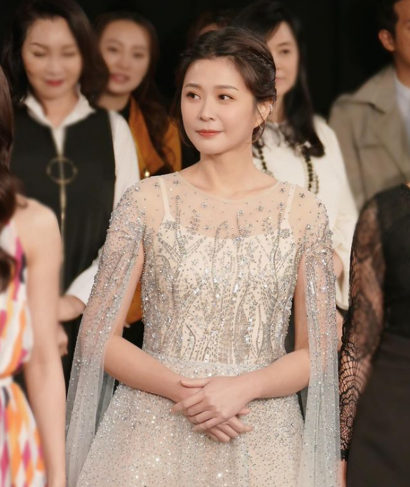 李燕,回归八点档女神,身材还是超火辣!