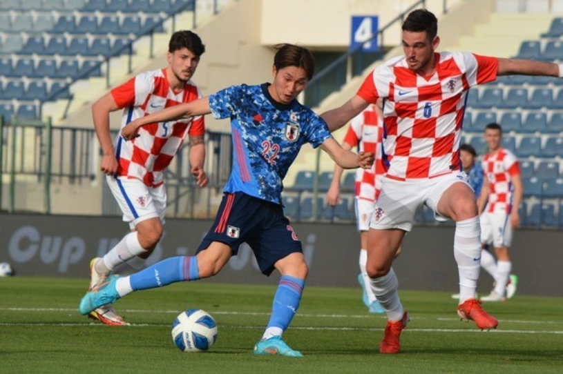 1 0 日本国青以小打大ko欧洲劲旅 又一18岁高中生横空出世 天天看点