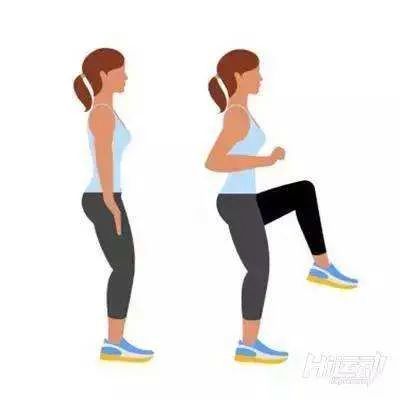 动作要求:两脚前后站立,躯干稍有前倾.