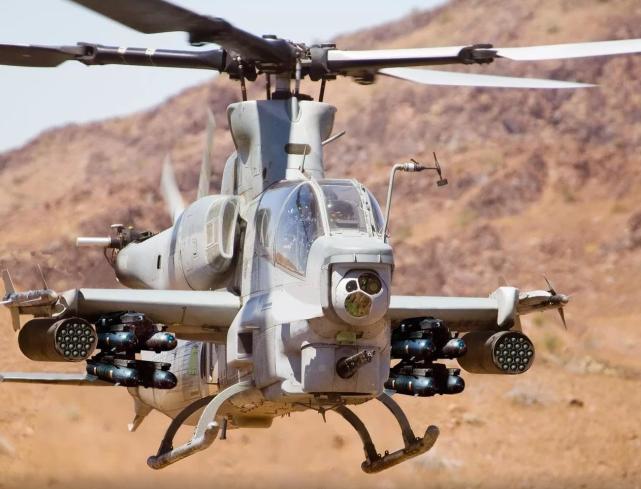 全球资历最高武直ah1衍生多种实用型号比阿帕奇优势明显