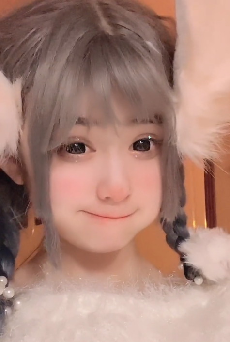 网红安妮已回家发视频感谢大家的喜爱却因手型被怀疑是男的