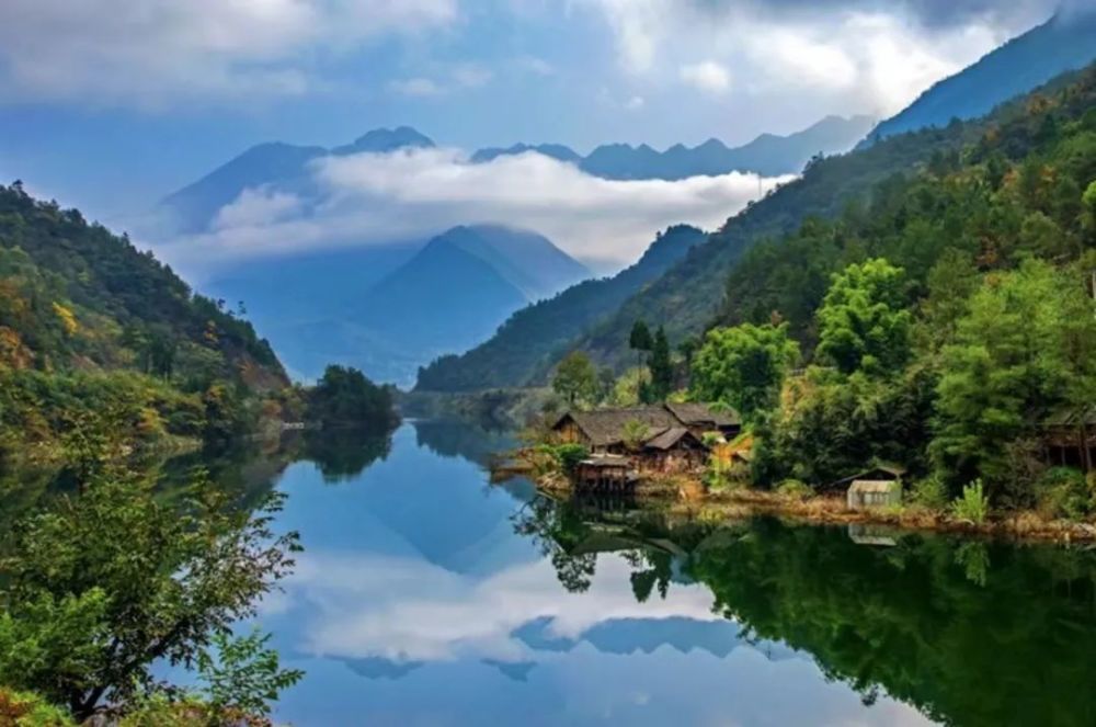 省級森林公園觀霧山之間位於江油市國家aaaa級旅遊景區竇圌山涪江六峽