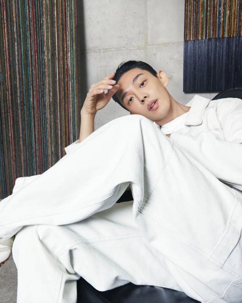 组图影帝刘亚仁allure杂志封面大片绿色主题春意盎然