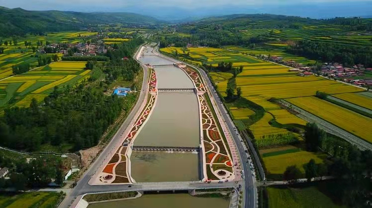 南岔河发源于太子山,全长55公里,属洮河的二级支流,黄河的三级支流