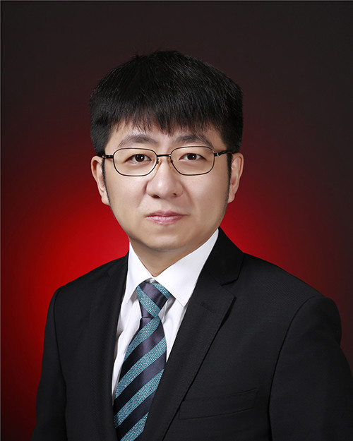 闫明,教授,博士生导师,长春中医药大学中西医结合学院副院长,长春中医