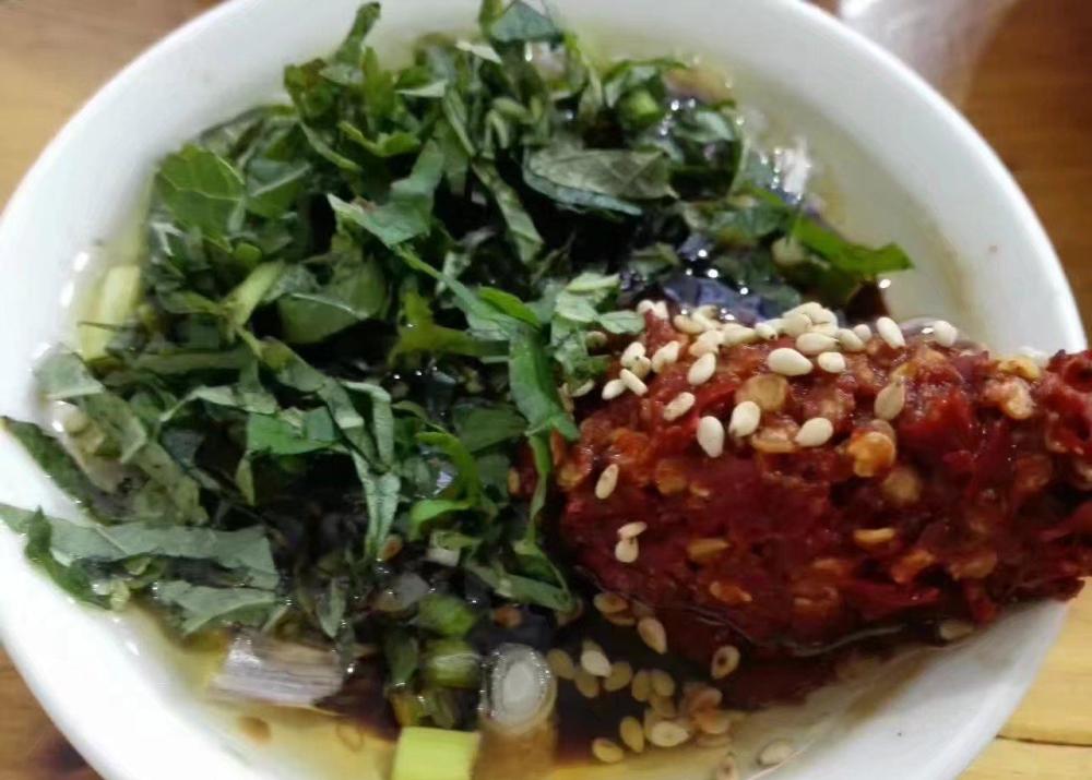 自贡狮市古镇沱江河上的璀璨明珠