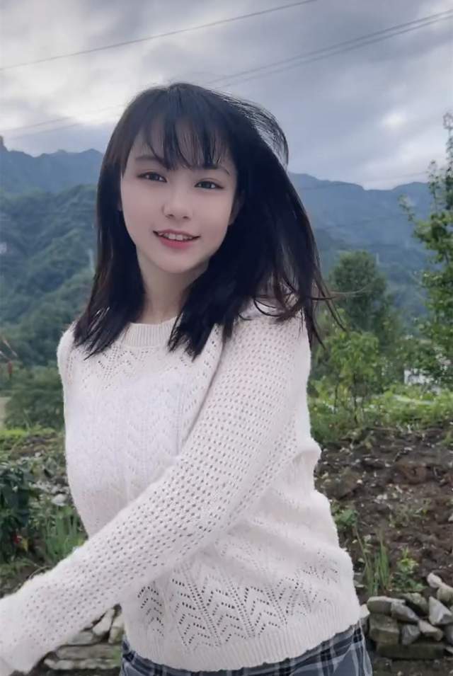 又一网红遭遇套路背时姑娘自曝欠下200万曾一度流浪街头