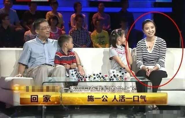 施一公近照白发清瘦略显憔悴,妻子是清华学妹,2人育有1对龙凤胎