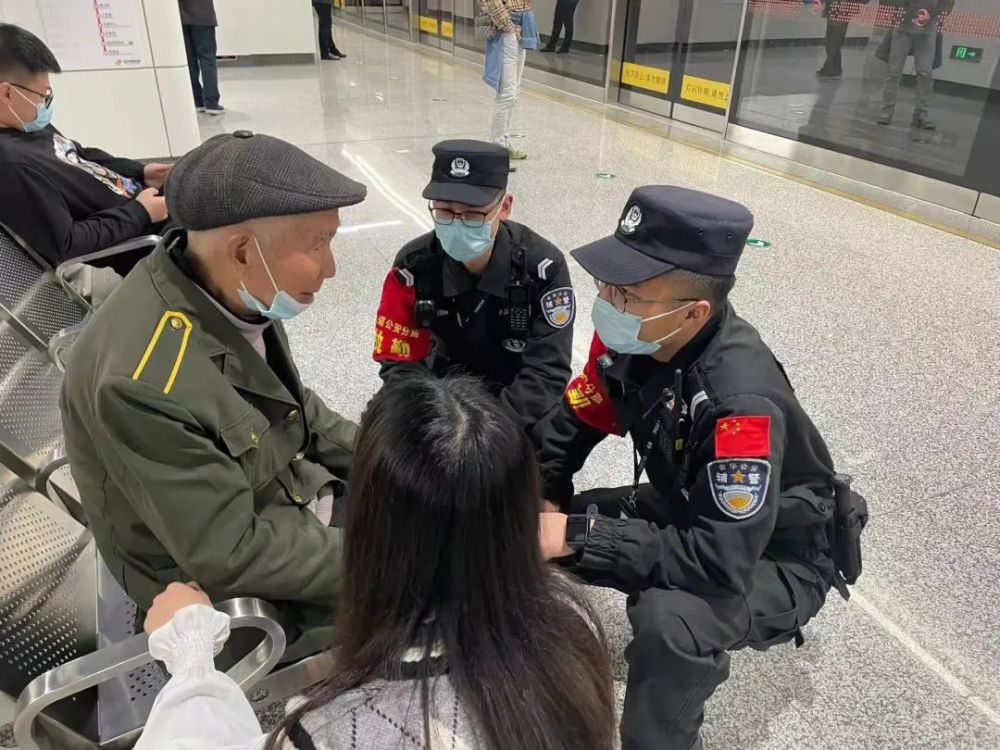 正式揭牌一个月金华轨道公安锐气开新局