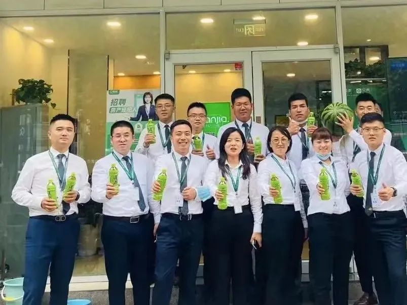 专访王成飞8年老兵做满分顾问型经纪人