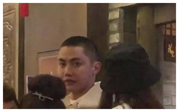 21年前的一场事故,幸存的男婴"韩厚厚"被韩红领养,他现状如何