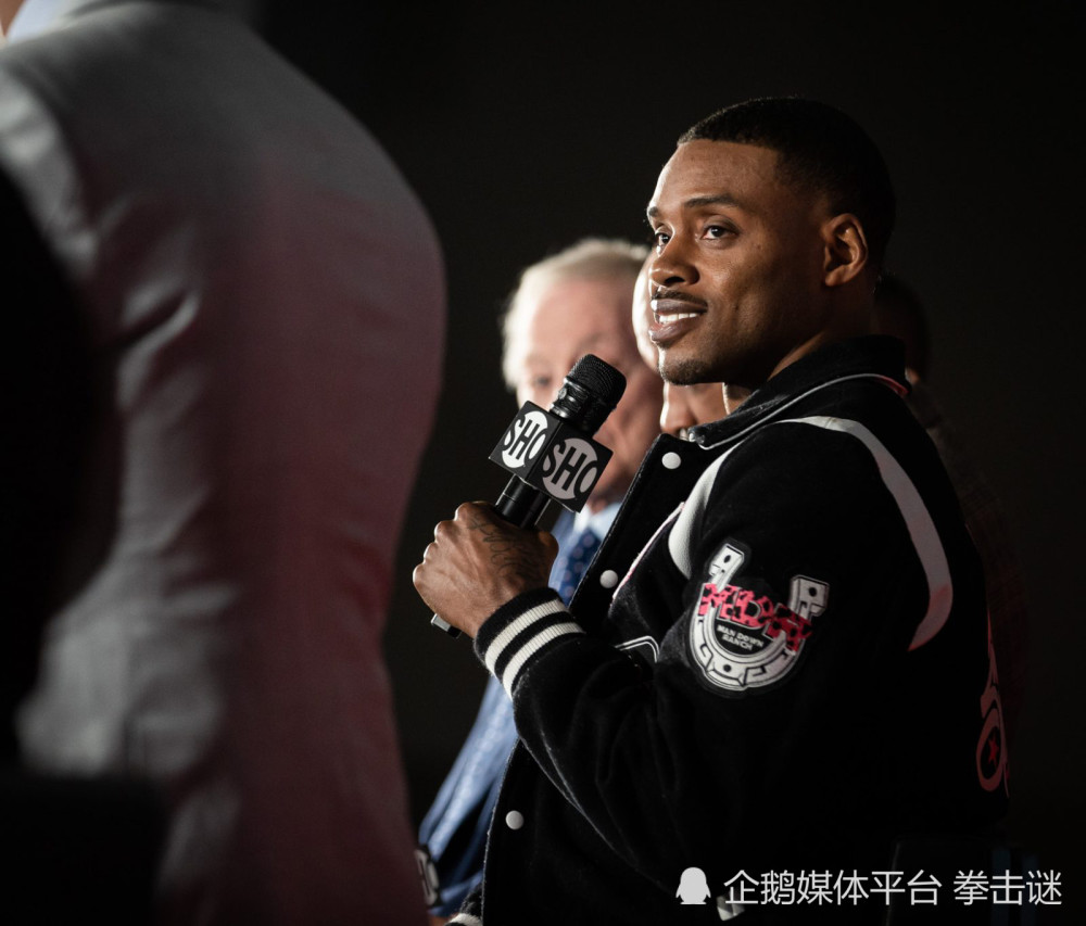 拳王斯彭斯坚信阿瓦雷兹将成为175磅无可争议的霸主