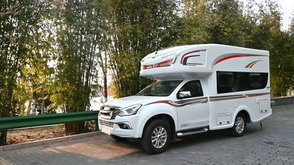 齐星dmax单排四驱硬顶额头升顶房车全铝冲压定制布局空间颜值