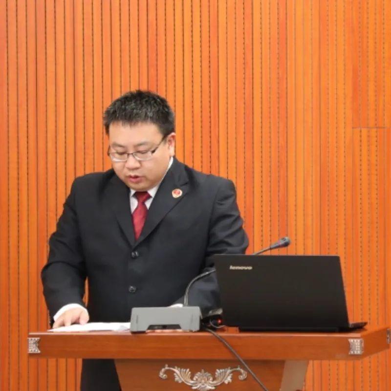 王耀廷驻呼和浩特第二监狱检察室主任今年的两会,正值一个特殊时间