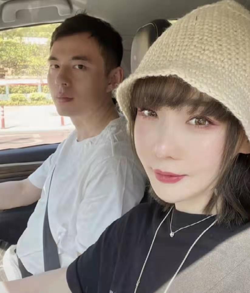 34岁夕又米官宣怀孕,19岁嫁给高晓松生下女儿,新老公