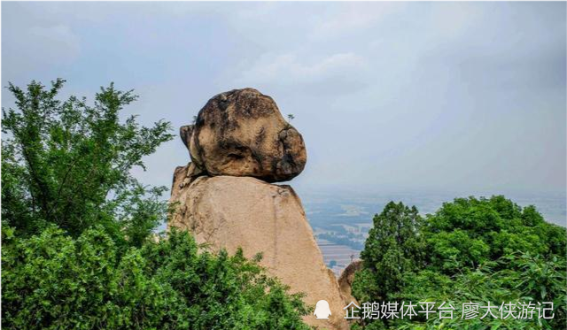 这座天然形成的石猴,是嵖岈山最负盛名的形象石.