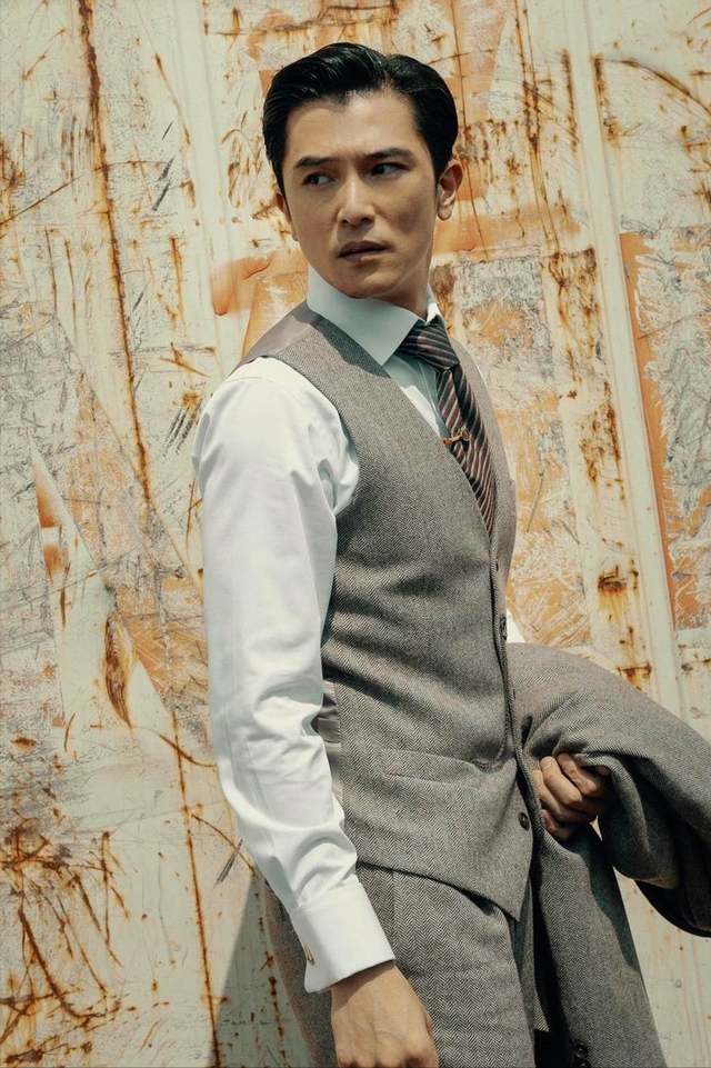 是男星邱泽新婚3个月后的第一次开工,去年(2021年)12月10日,邱泽与