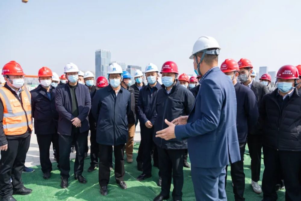 中国铁路济南局集团公司党委书记董事长王新春到济莱高铁调研