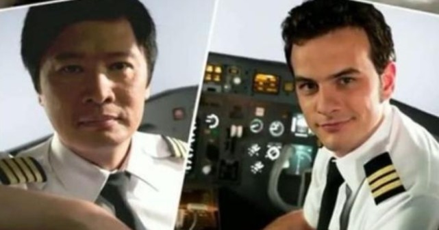 副机长离开后,朱卫民锁上了驾驶室的门.