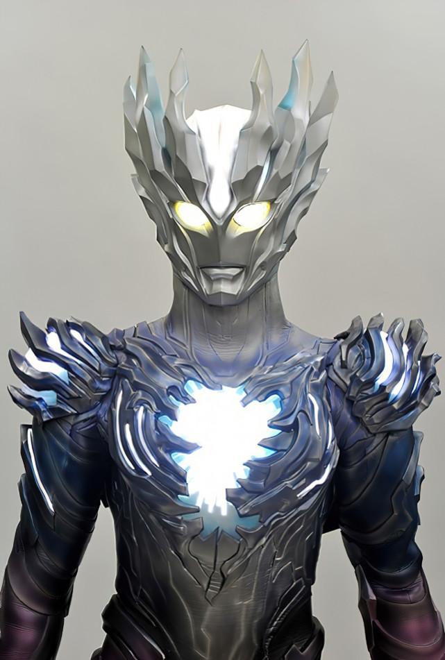 时隔十周年,赛迦皮套写真公开,这个设计真的是皮套制作者的噩梦