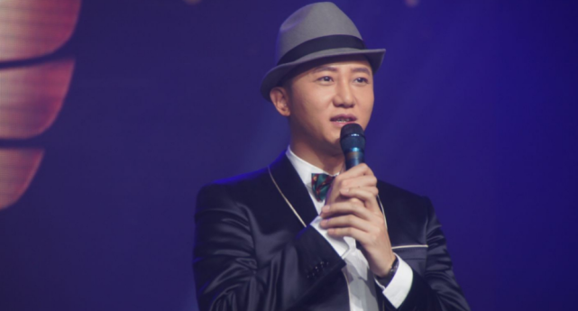 歌手关喆喜迎三胎因参加中国好声音走红已和妻子结婚8年