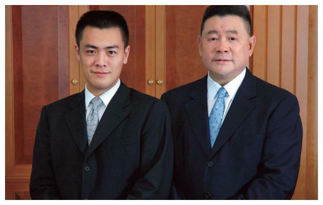 嫌弃多金的花心父亲娶小10岁学霸的刘鸣炜给三个孩子找了后妈