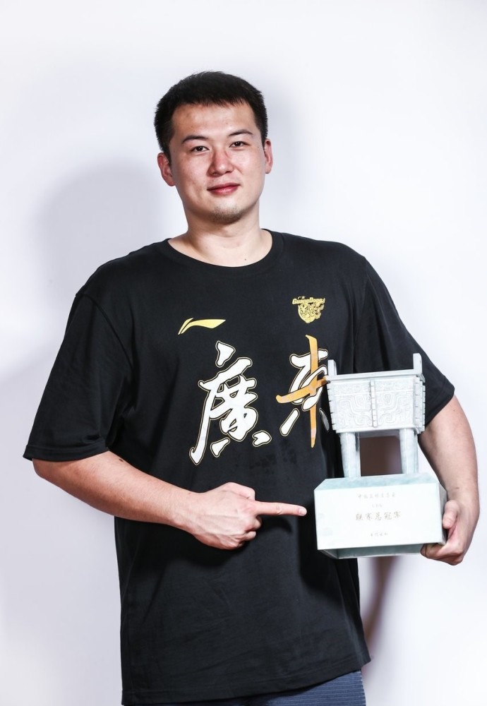 逆袭的小胖万圣伟为北大夺首冠立功杜锋带领下减重40斤