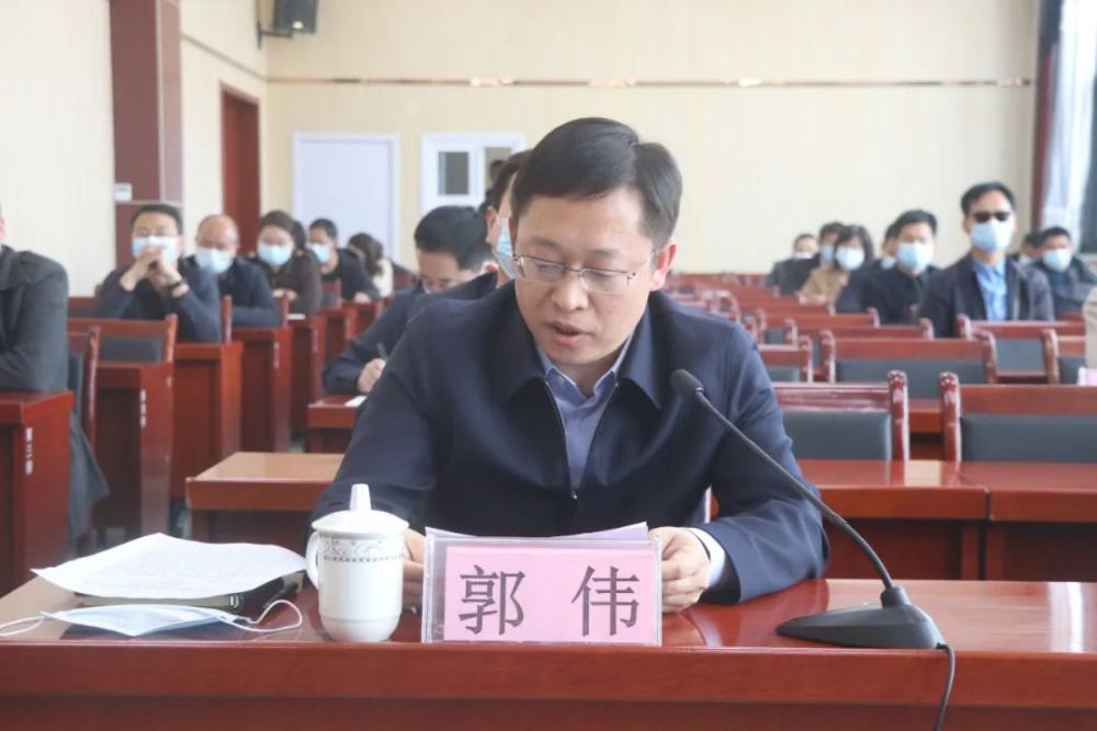 郭伟围绕民办义务教育学校在校生占比问题治理,作了交流发言.