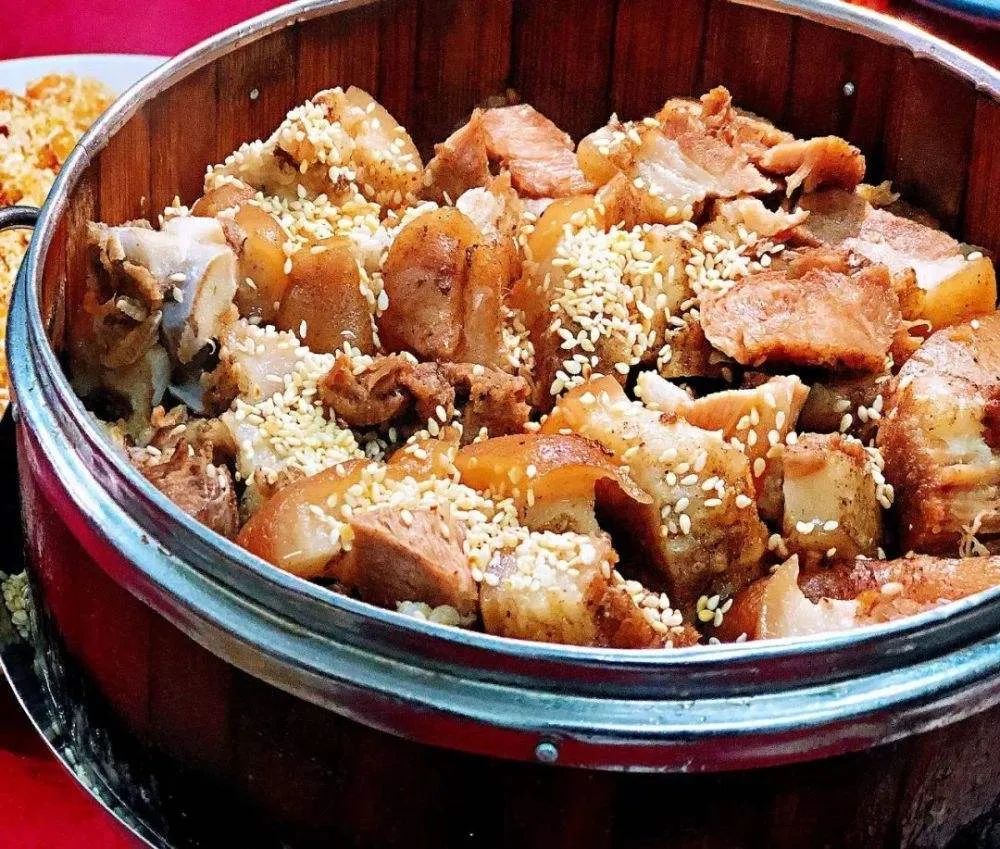 史料载:顺德各地春秋二祭"多有烧猪作牺牲分胙肉,而江尾(即今均安镇)