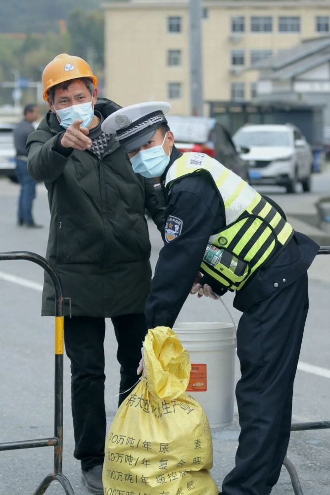 鏖战疫情不误春为你细数浙江公安抗疫感动瞬间