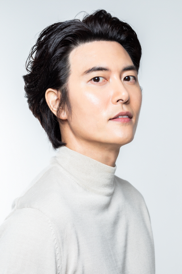 靠《豪杰春香》火遍中国,韩国男星在熙曲折甜蜜的爱情之路!